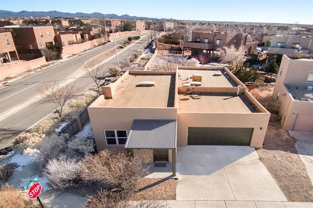 7000 Camino Rojo, Santa Fe, NM 87507