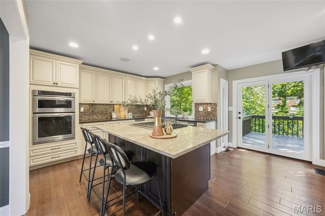 7290 Meramar Drive, St Louis, MO 63129