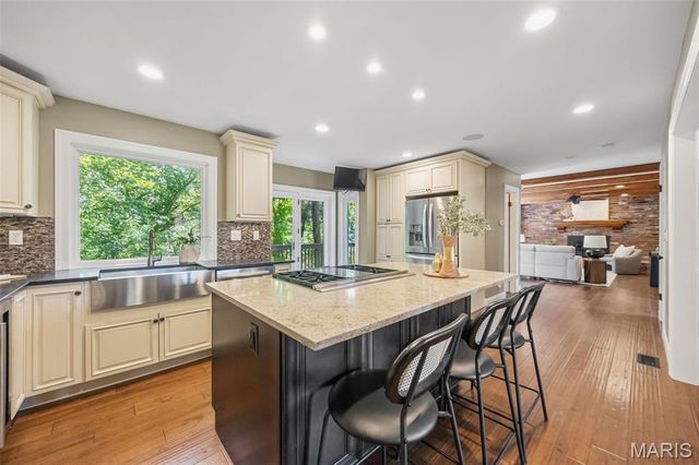 7290 Meramar Drive, St Louis, MO 63129