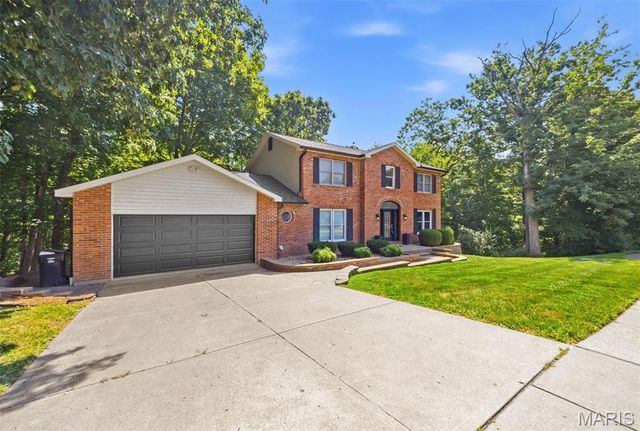 7290 Meramar Drive, St Louis, MO 63129