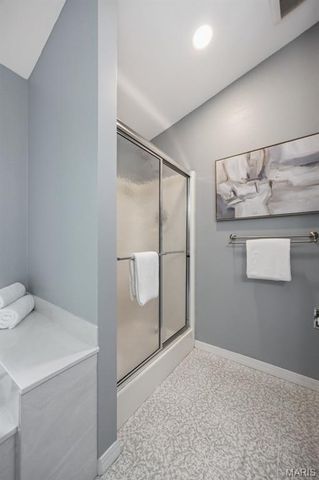 7290 Meramar Drive, St Louis, MO 63129