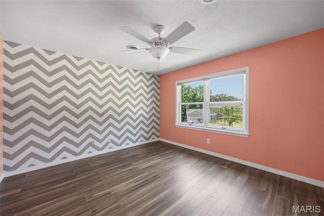 7290 Meramar Drive, St Louis, MO 63129