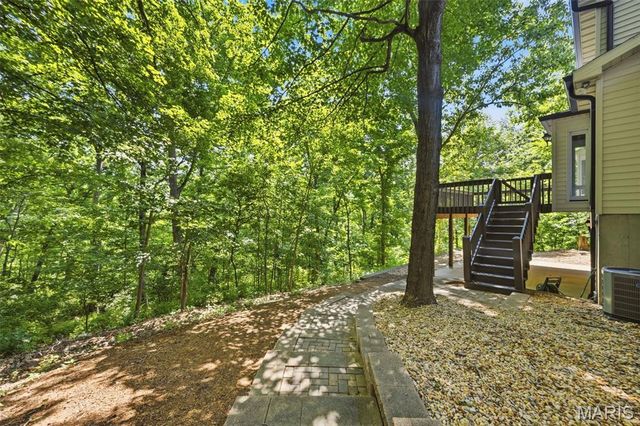 7290 Meramar Drive, St Louis, MO 63129