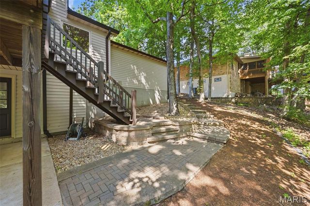7290 Meramar Drive, St Louis, MO 63129