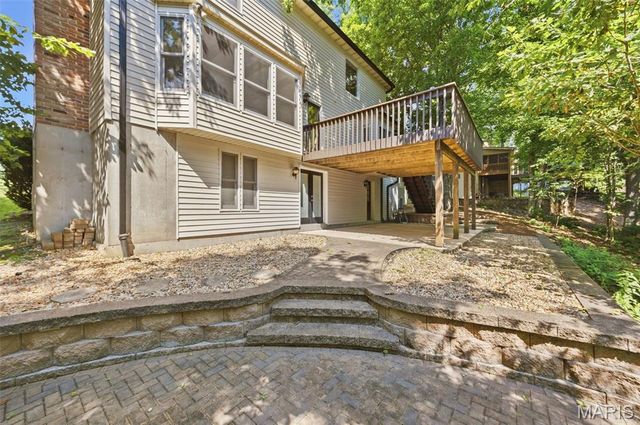 7290 Meramar Drive, St Louis, MO 63129
