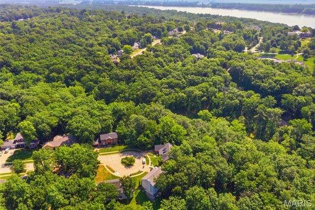 7290 Meramar Drive, St Louis, MO 63129