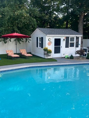 74 Rose Hill Way, Waltham, MA 02453
