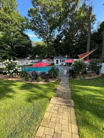 74 Rose Hill Way, Waltham, MA 02453