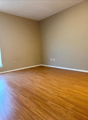 811 Lexington RD A, Elgin, TX 78621