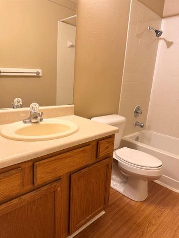 811 Lexington RD A, Elgin, TX 78621