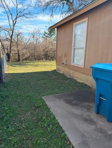 811 Lexington RD A, Elgin, TX 78621
