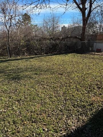 811 Lexington RD A, Elgin, TX 78621