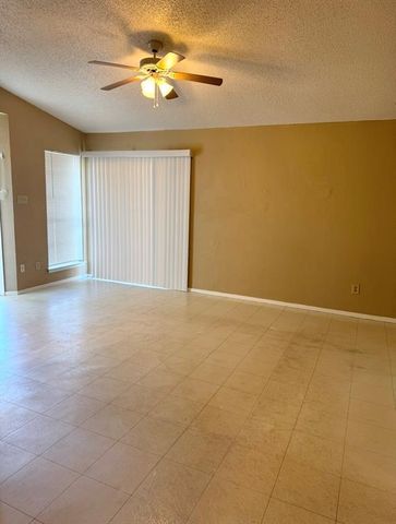 811 Lexington RD A, Elgin, TX 78621