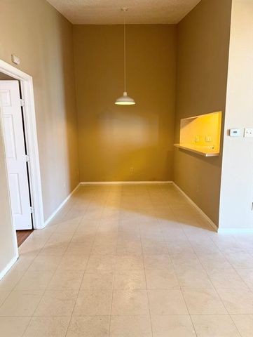 811 Lexington RD A, Elgin, TX 78621