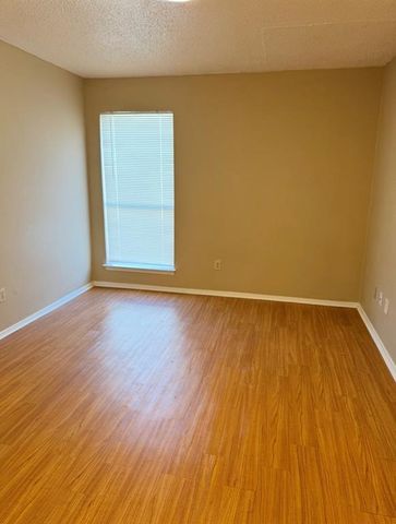 811 Lexington RD A, Elgin, TX 78621