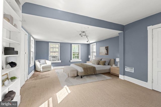 4718 RESERVOIR RD NW, Washington, DC 20007