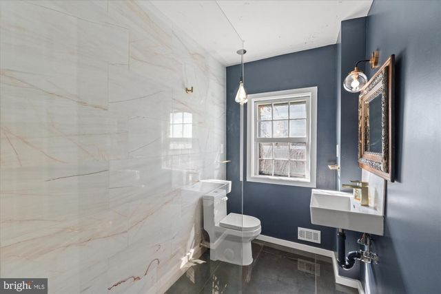 4718 RESERVOIR RD NW, Washington, DC 20007