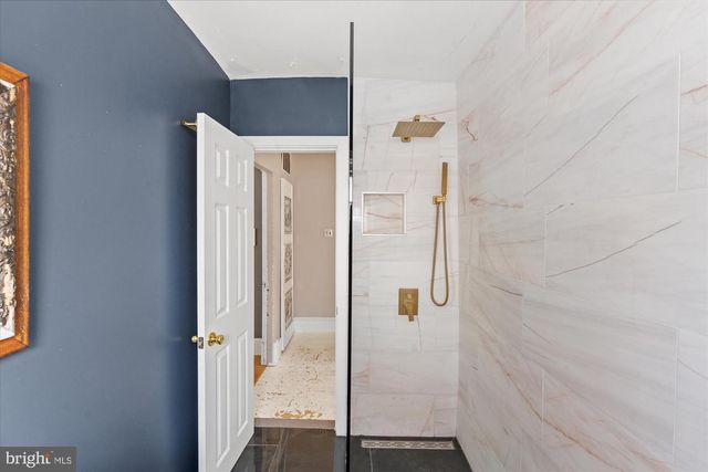 4718 RESERVOIR RD NW, Washington, DC 20007