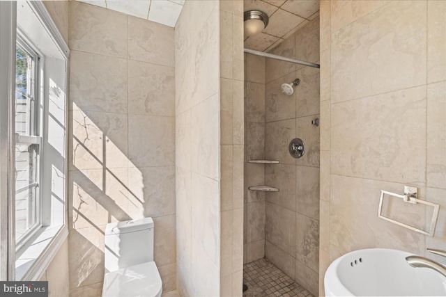4718 RESERVOIR RD NW, Washington, DC 20007