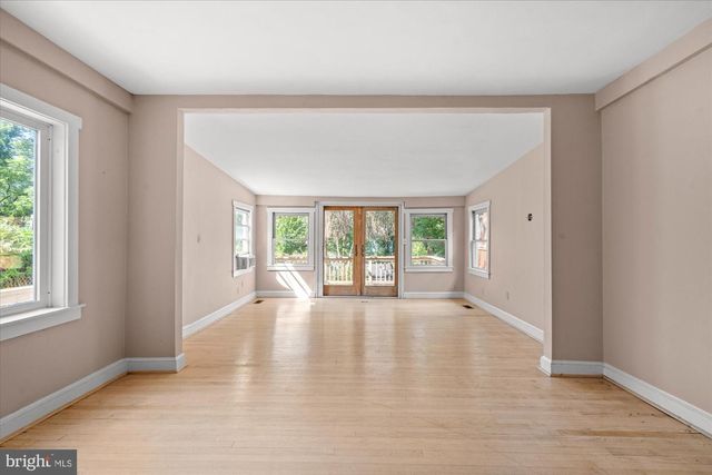 4718 RESERVOIR RD NW, Washington, DC 20007