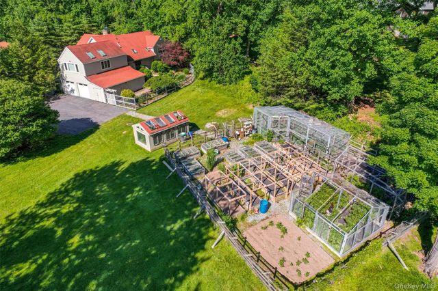 36 Chardavoyne Road, Warwick, NY 10990
