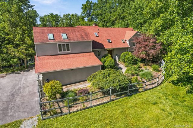 36 Chardavoyne Road, Warwick, NY 10990