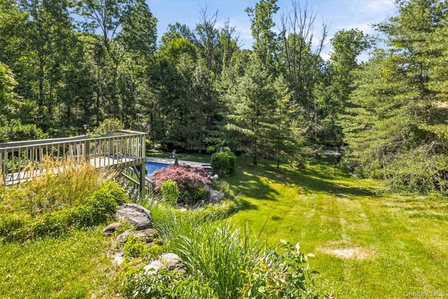 36 Chardavoyne Road, Warwick, NY 10990