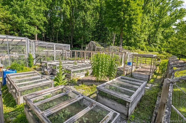 36 Chardavoyne Road, Warwick, NY 10990