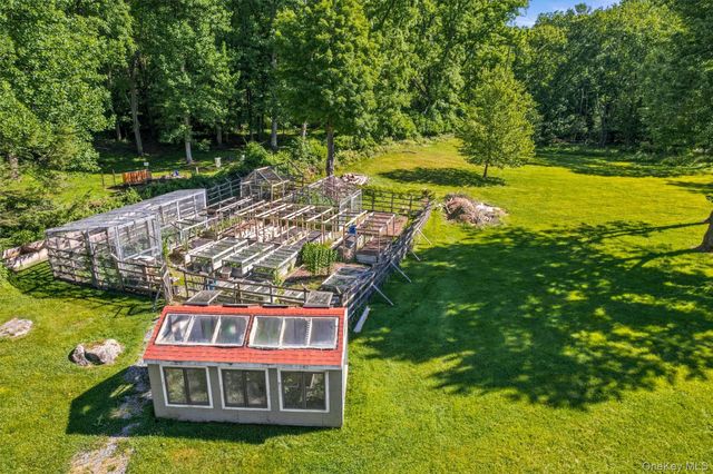 36 Chardavoyne Road, Warwick, NY 10990