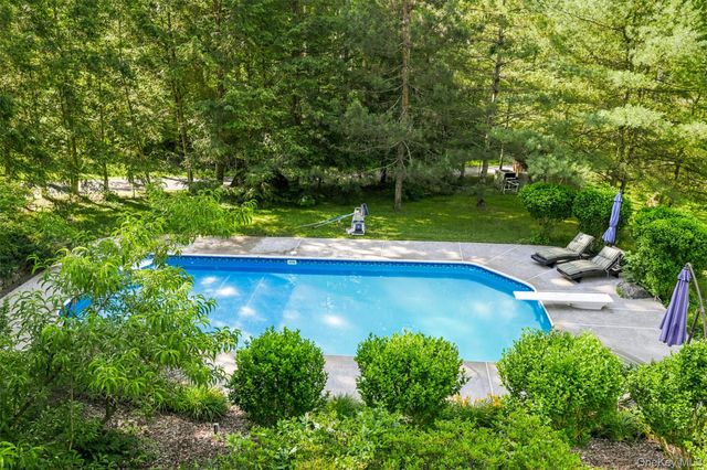 36 Chardavoyne Road, Warwick, NY 10990