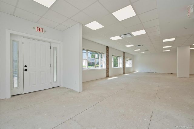 121 Pulaski Road, Kings Park, NY 11754