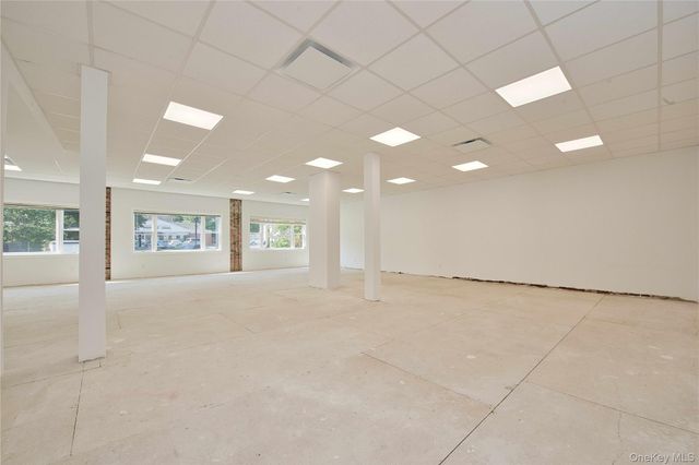 121 Pulaski Road, Kings Park, NY 11754