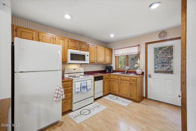 734 E River Drive, Lake Luzerne, NY 12846