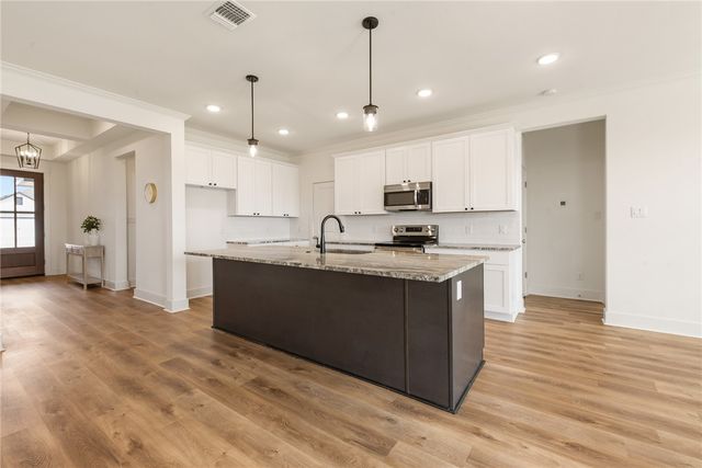 424 Brazos Bend, Snook, TX 77878