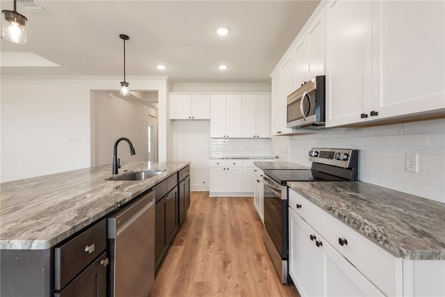 424 Brazos Bend, Snook, TX 77878