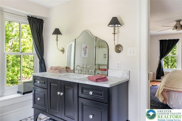 9 Blueberry Lane, Bedminster Twp, PA 18944
