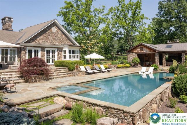 9 Blueberry Lane, Bedminster Twp, PA 18944