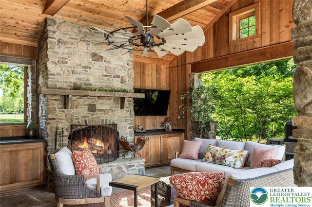 9 Blueberry Lane, Bedminster Twp, PA 18944