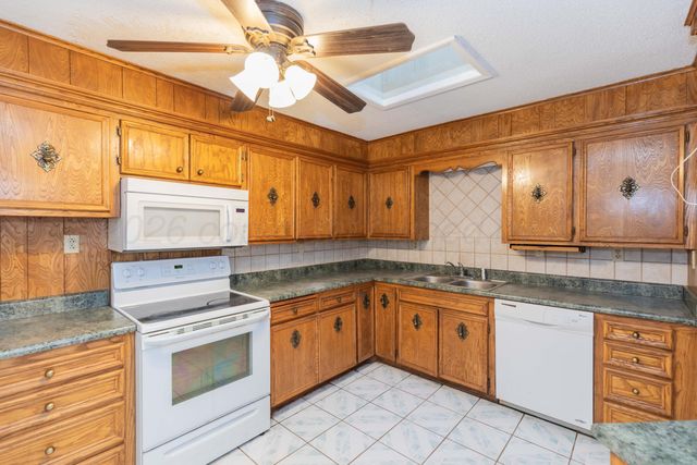 1221 E STUDEBAKER Avenue, Amarillo, TX 79108