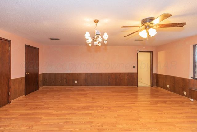 1221 E STUDEBAKER Avenue, Amarillo, TX 79108