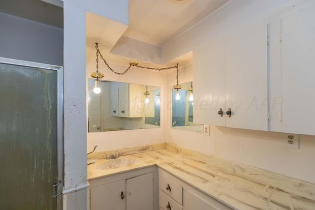 1221 E STUDEBAKER Avenue, Amarillo, TX 79108