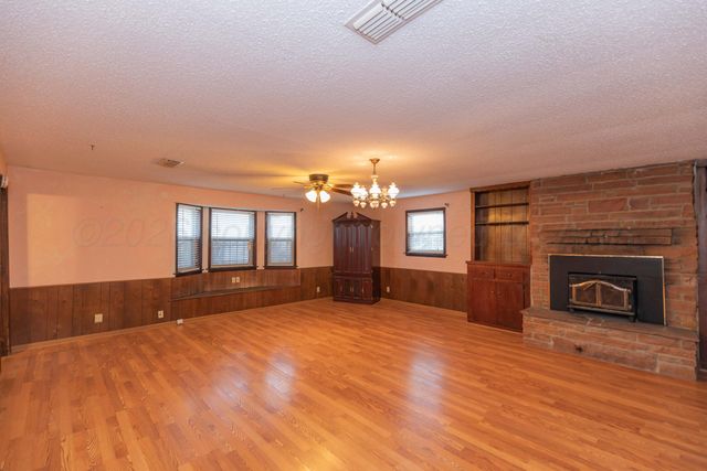 1221 E STUDEBAKER Avenue, Amarillo, TX 79108