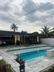 39 SE 7th St, Dania Beach, FL 33004