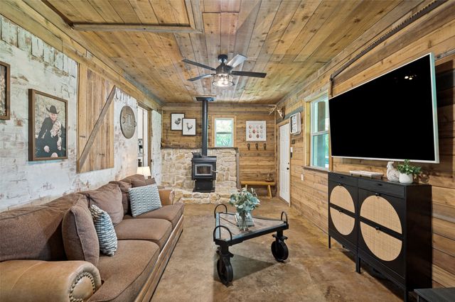 274 Yowell Hill Road, Whitewright, TX 75491