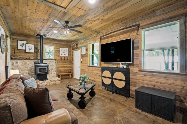 274 Yowell Hill Road, Whitewright, TX 75491