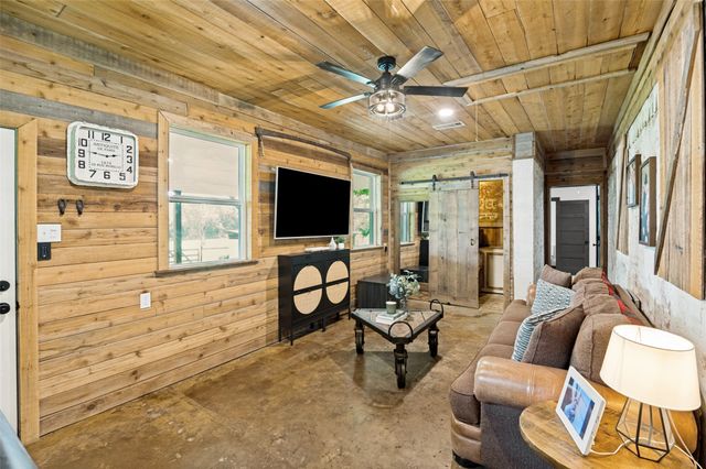 274 Yowell Hill Road, Whitewright, TX 75491