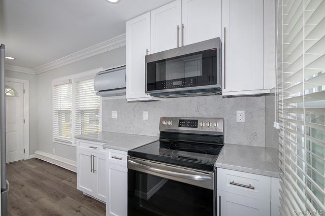 100 North Country Road 4, Miller Place, NY 11764