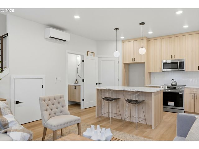 3794 Ne 81ST Ave, Portland, OR 97213