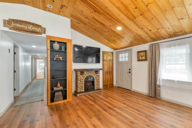 28 Mount Vernon Street, Farmington, NH 03835
