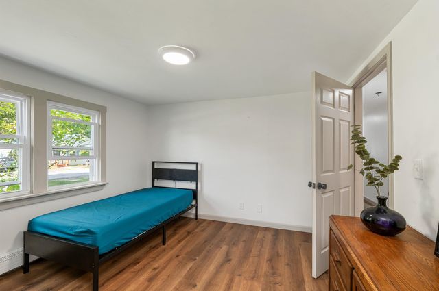 28 Mount Vernon Street, Farmington, NH 03835